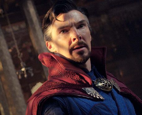 Marvel reduziu 40 minutos do roteiro original de Doutor Estranho 2