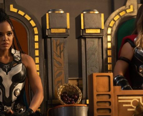 Jane e Valquíria dividem nova imagem de Thor: Amor e Trovão