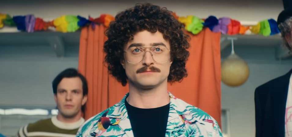 Daniel Radcliffe é 'Weird Al' no trailer de Weird: The Al Yankovic Story