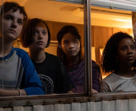 Paper Girls | Série de ficção adolescente do Prime Video ganha trailer