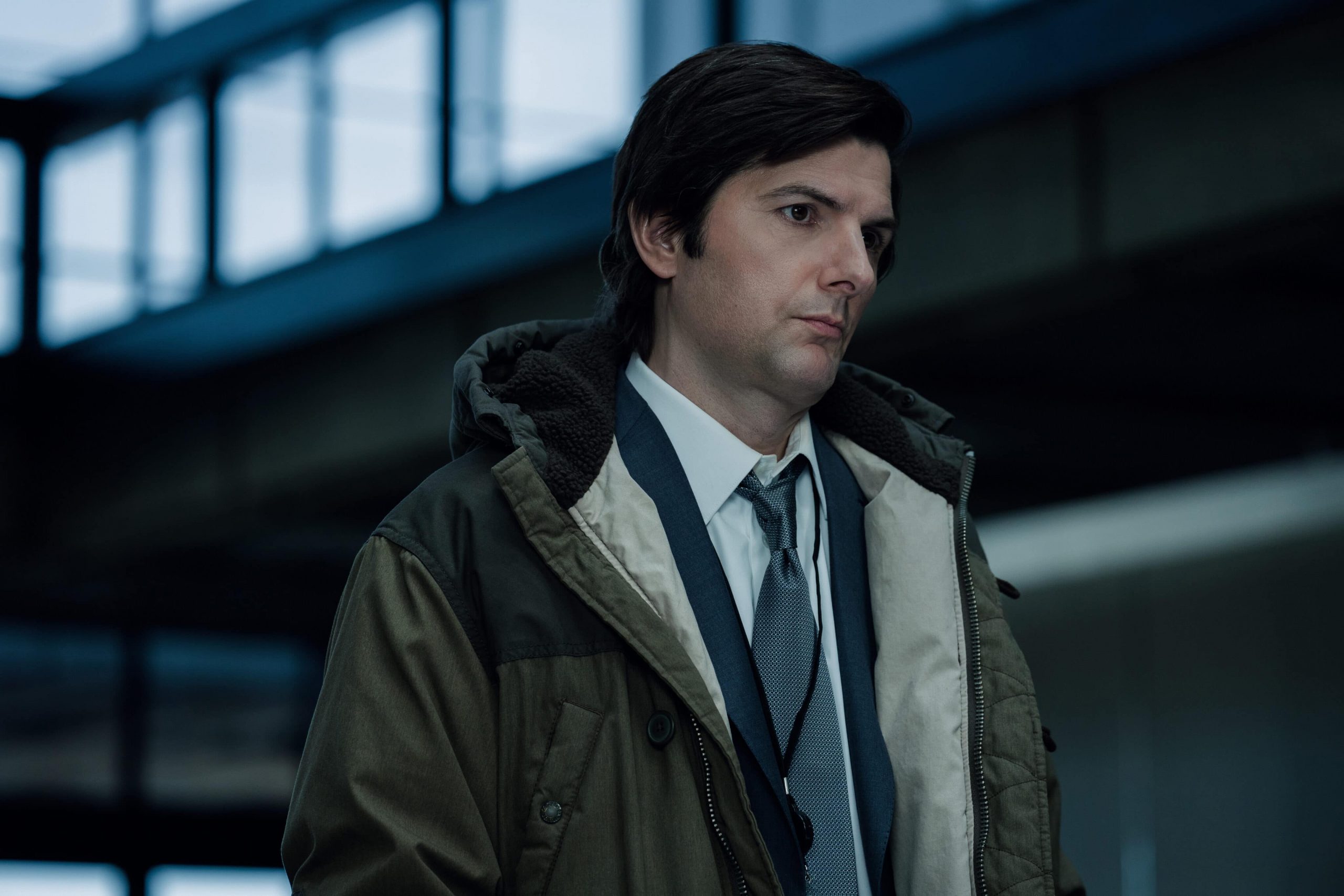 Segunda temporada de Ruptura começa a ser gravada e divulga imagem dos bastidores com Adam Scott