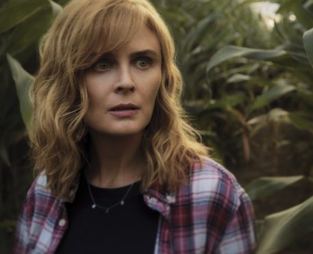 Emily Deschanel em O Diabo em Ohio da Netflix