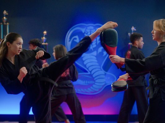 Cobra Kai | Novas fotos da 5ª temporada revela o retorno de Mike Barnes