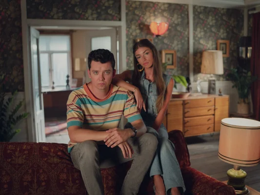 4ª temporada de Sex Education ganha suas primeiras imagens