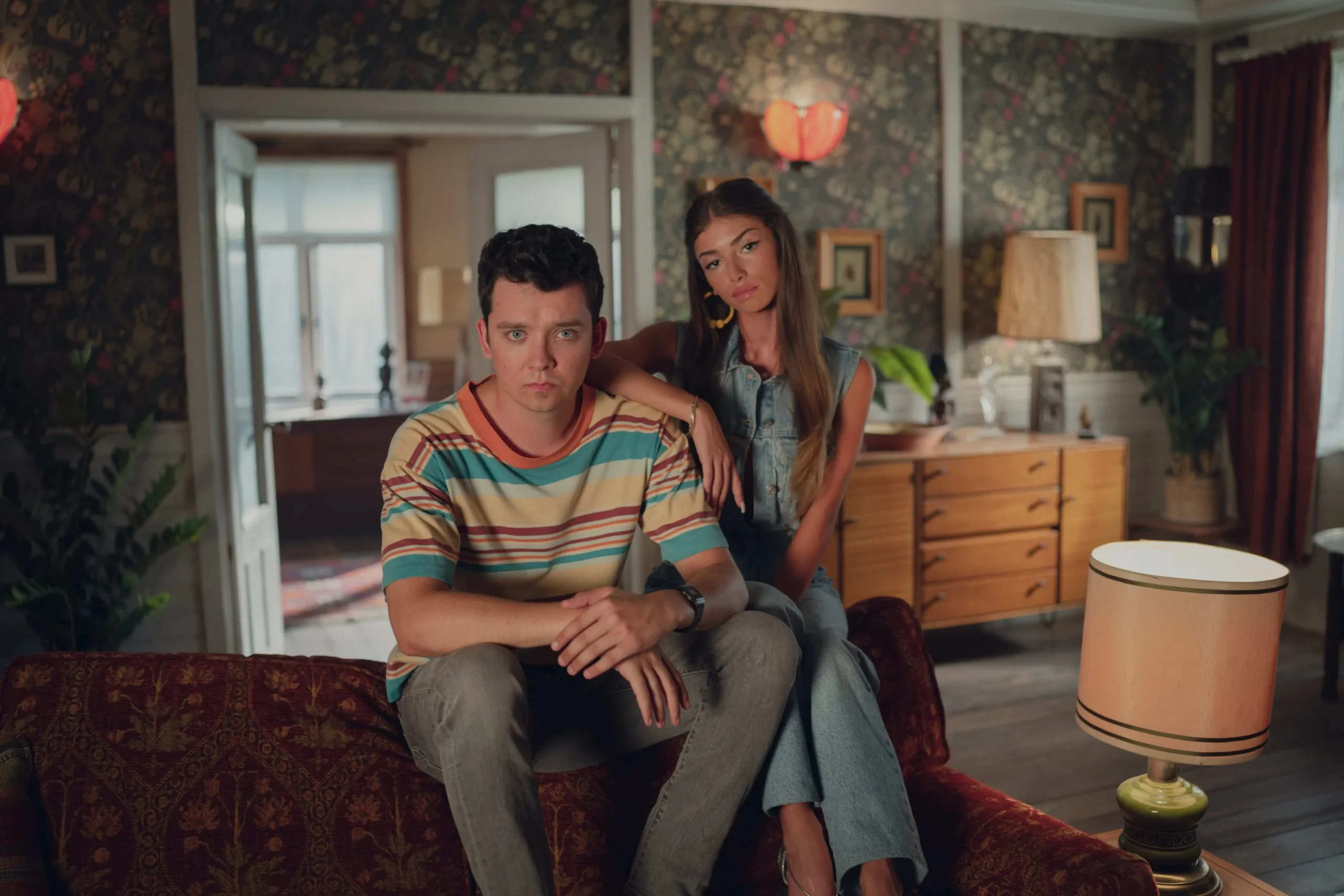 4ª temporada de Sex Education ganha suas primeiras imagens