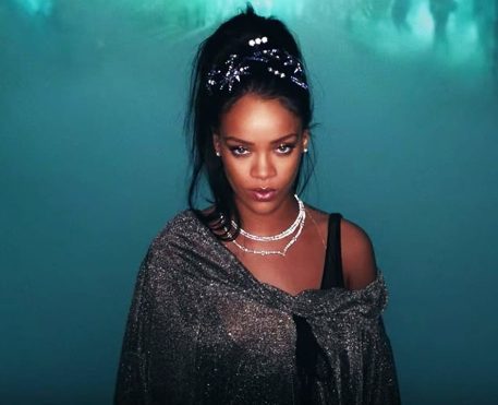 Rihanna será a atração musical no intervalo do Super Bowl 2023