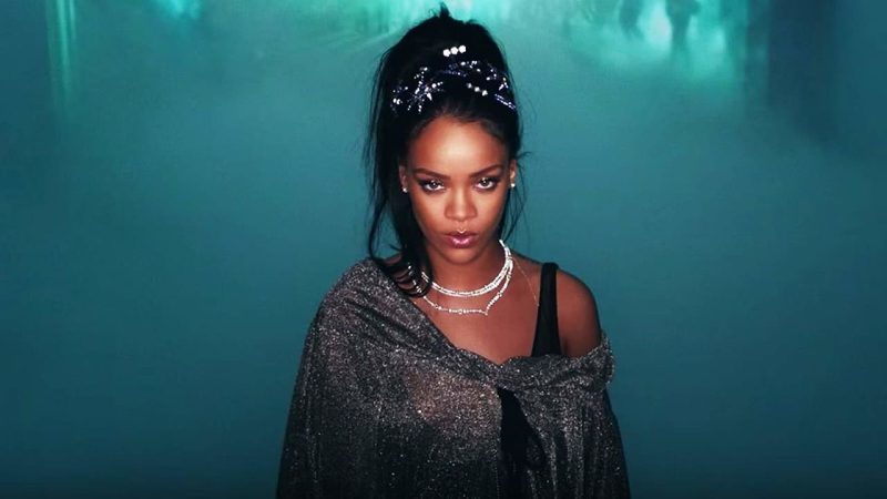 Rihanna será a atração musical no intervalo do Super Bowl 2023