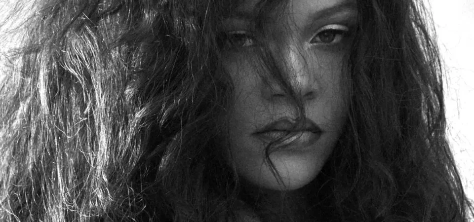 Rihanna Lift Me Up
