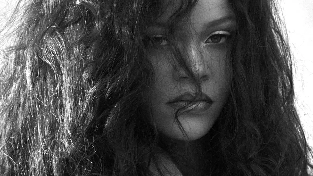 Rihanna Lift Me Up