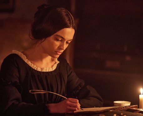 Emily, drama estrelado por Emma Mackey, ganha trailer oficial