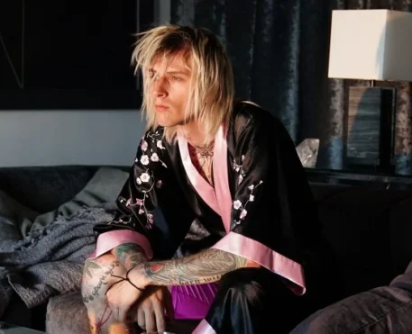 Taurus I Machine Gun Kelly divulga trailer de seu filme