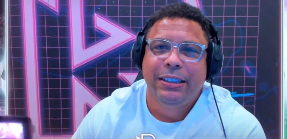 Ronaldo comenta sobre suas streams de poker e aponta favoritismo da seleção brasileira na Copa do Mundo