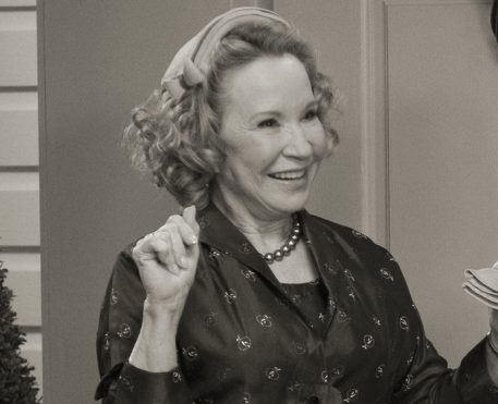 Debra Jo Rupp entra para o elenco de Agatha: Coven of Chaos