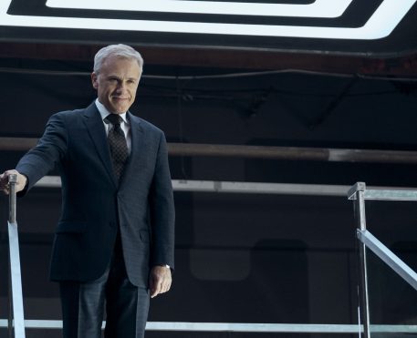 The Consultant | Série do Prime Video com Christoph Waltz ganha teaser