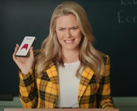 Alicia Silverstone reprisa papel de Cher Horowitz para o Super Bowl