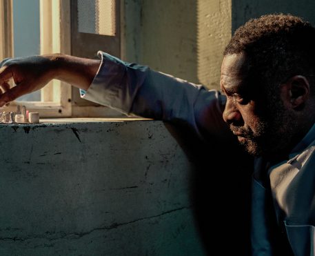 Luther: O Cair da Noite ganha trailer e data de estreia na Netflix