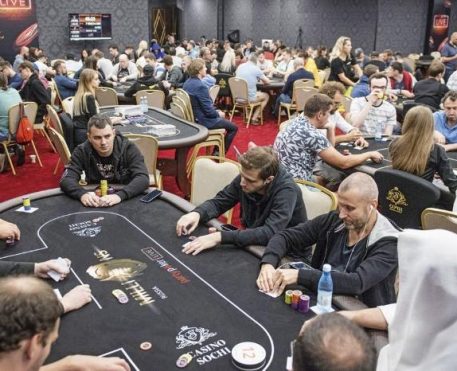 Saiba como surfar no mais novo boom do poker