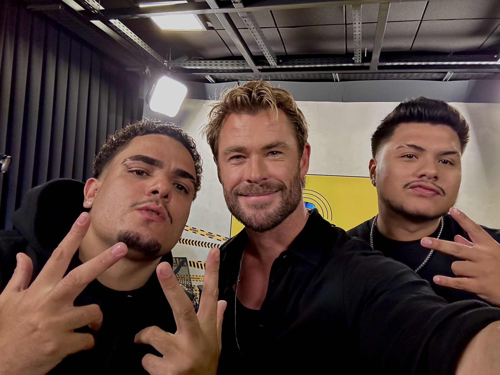 🎙️Podcast 🎙️ Chris Hemsworth ator de THOR NO BRASIL 😱 … #podcast #c