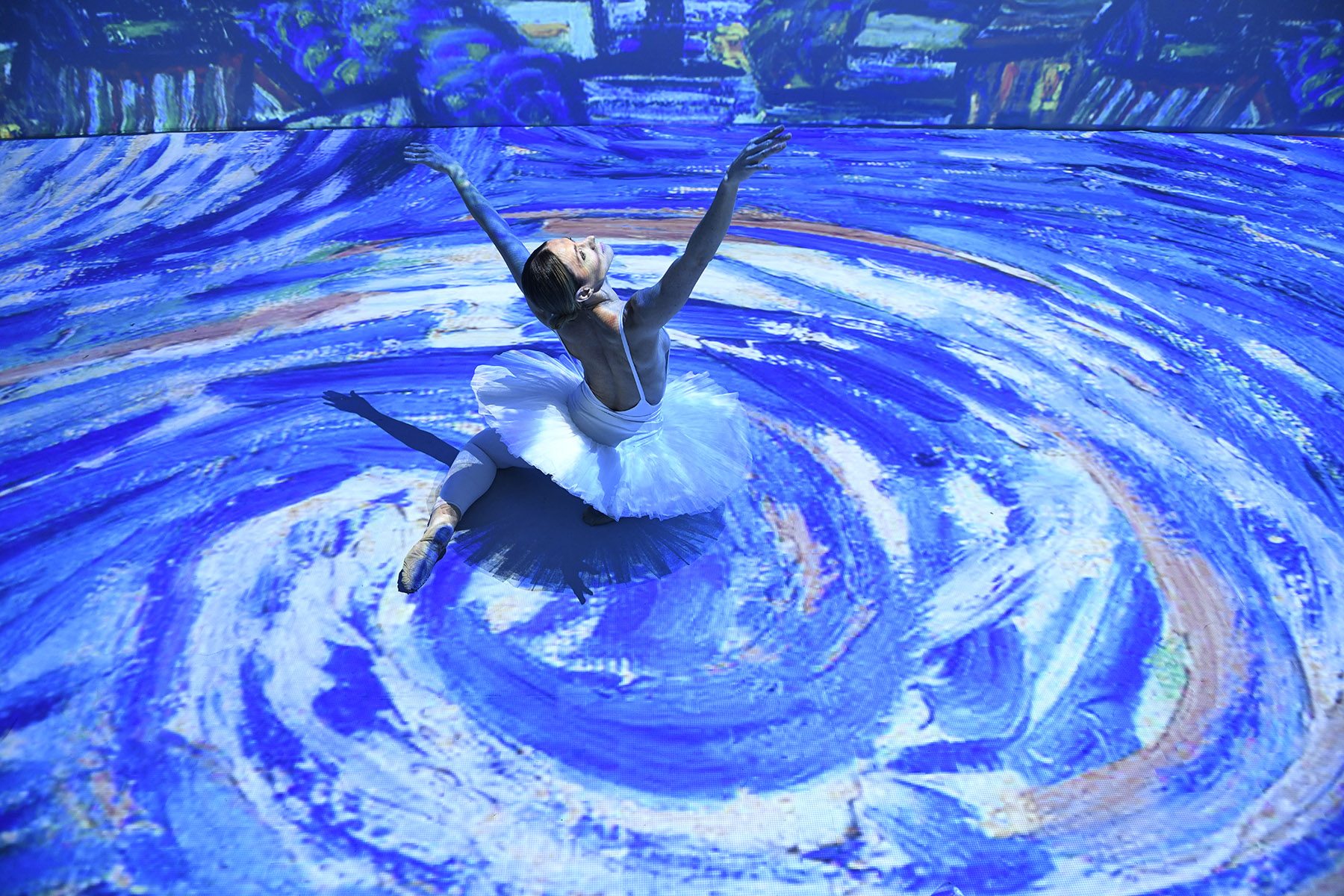 Van Gogh Live 8k