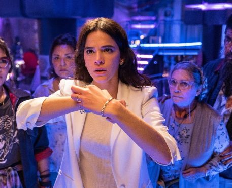 Besouro Azul I Bruna Marquezine fala sobre sua personagem em novo vídeo