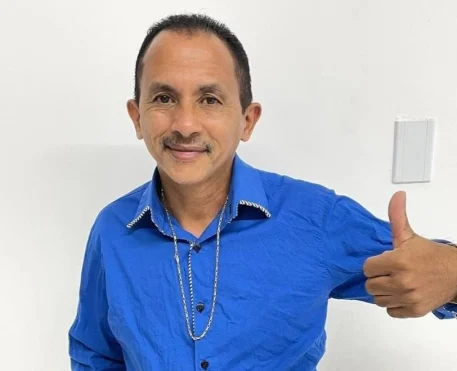 Manoel Gomes cria música para divulgar Besouro Azul
