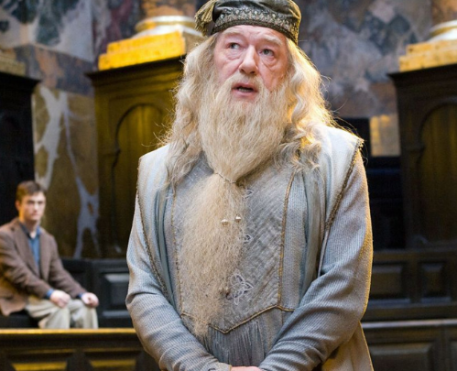 Sir Michael Gambon, ator que deu vida a Dumbledore, morre aos 82 anos