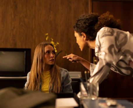Prime Video lança trailer de A Menina que Matou os Pais - A Confissão