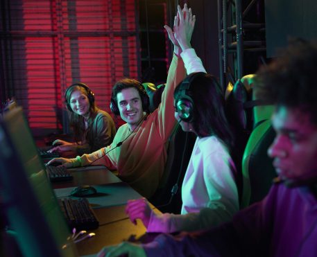 eSports e a Indústria do Entretenimento: Cruzamentos e Colaborações