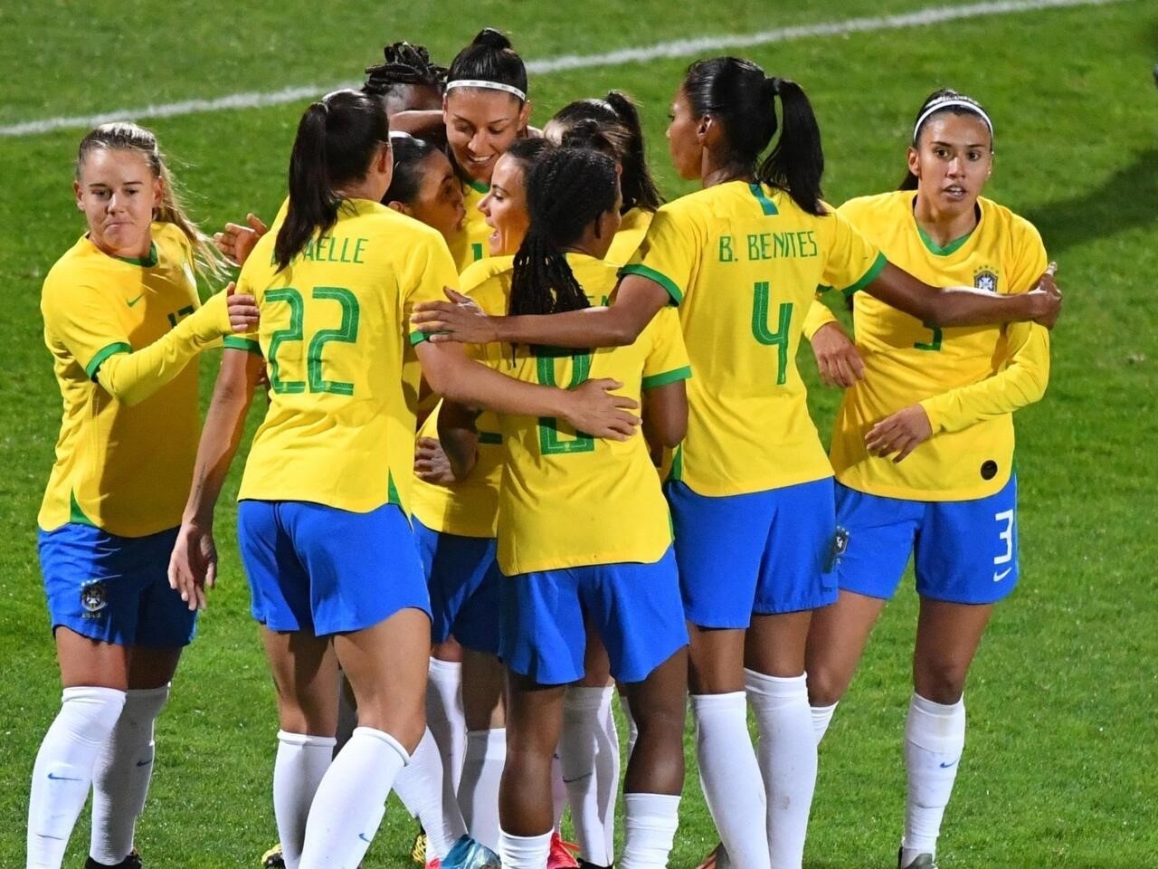 O Surgimento do Futebol Feminino no Brasil: Histórias Inspiradoras