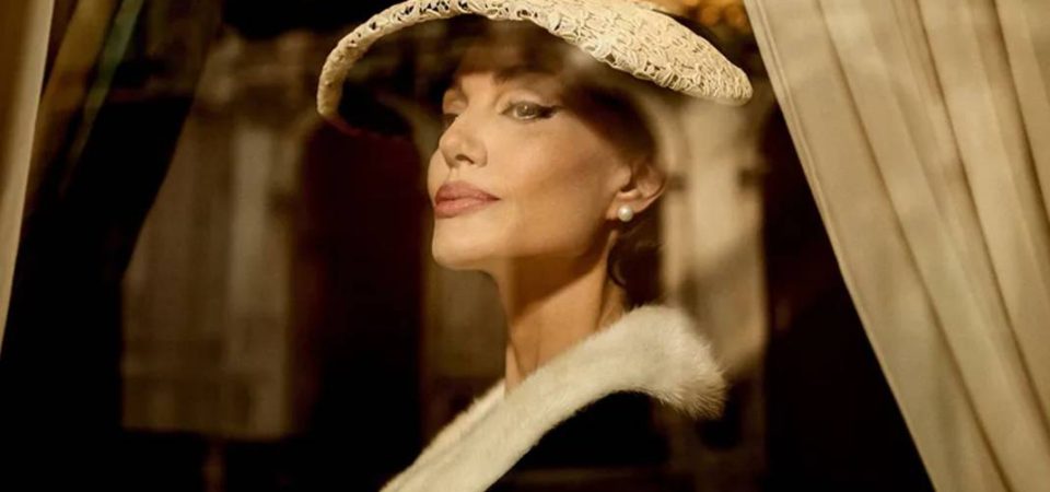 Cinebiografia de Maria Callas com Angelina Jolie ganha primeiras imagens