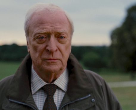 Michael Caine anuncia aposentadoria da atuação aos 90 anos