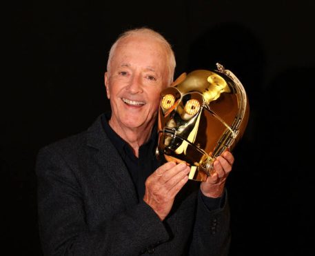 CCXP23 I Anthony Daniels, o C-3PO de Star Wars, estará no festival