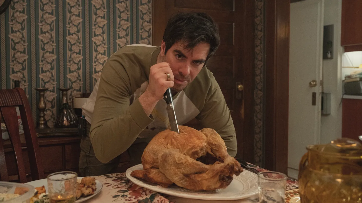 Eli Roth é confirmado na CCXP23 para painel do filme Feriado Sangrento
