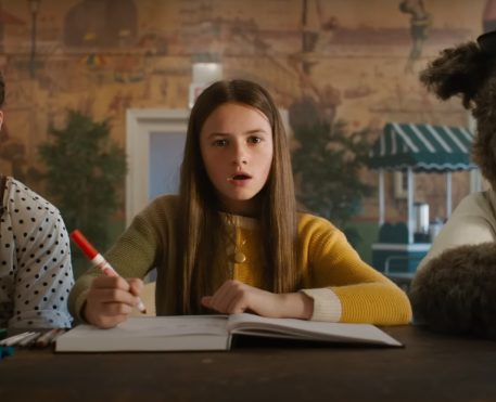 Amigos Imaginários, comédia dirigida por John Krasinski, ganha trailer