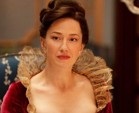 Carrie Coon escalada em The White Lotus