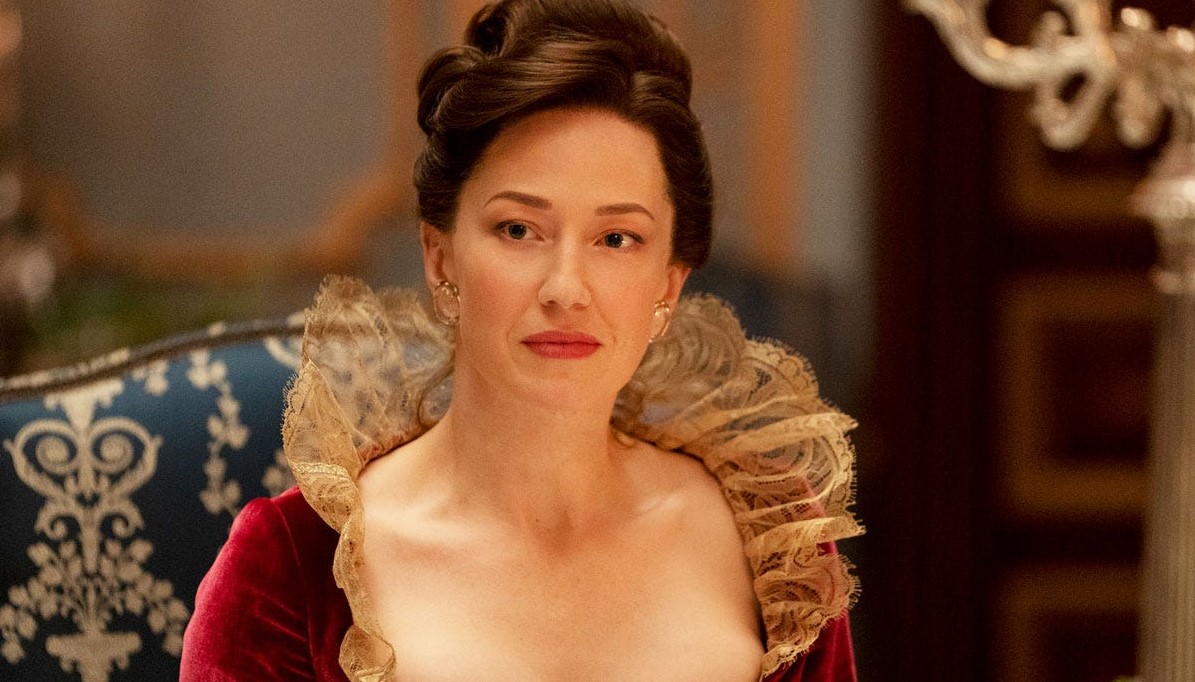 Carrie Coon escalada em The White Lotus