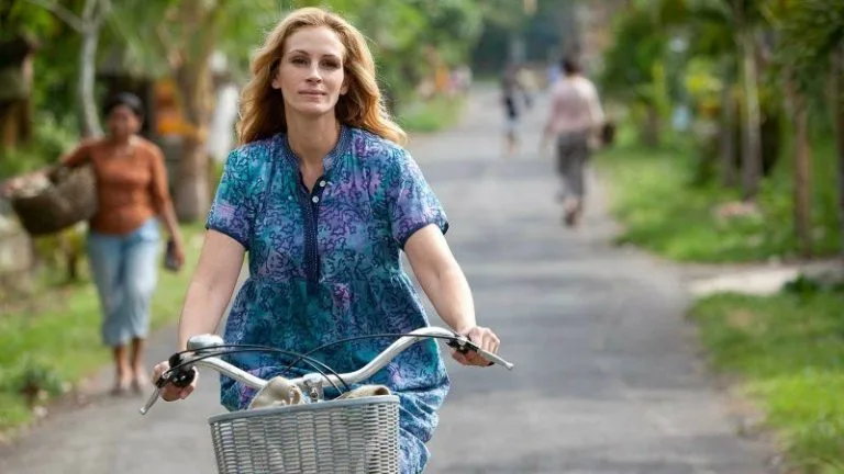 Em uma vibe mais libertária e naturalista, Julia Roberts mostra dramas reais em busca da felicidade