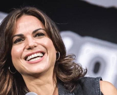 Lana Parrilla entra para o elenco do filme Bad Day at the Office