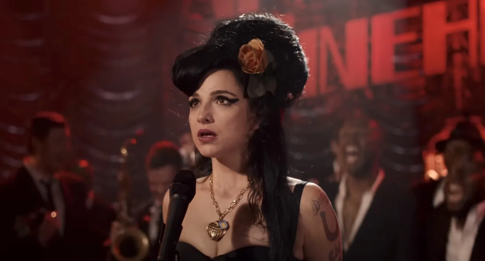 Back to Black, filme sobre a cantora Amy Winehouse, ganha trailer