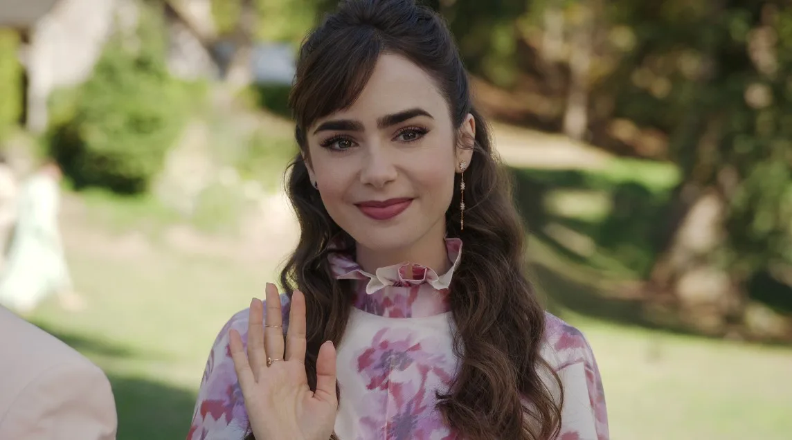 Lily Collins da série Emily in Paris