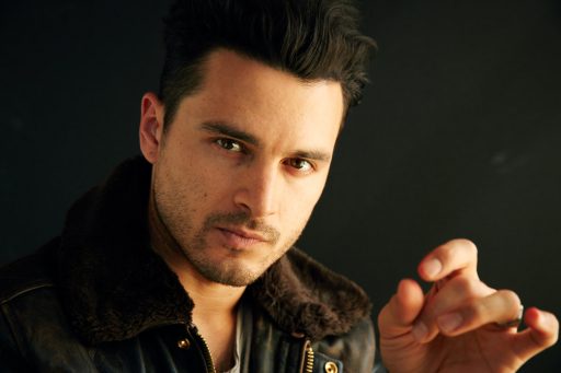 Michael Malarkey de The Vampire Diaries em O Agente Noturno