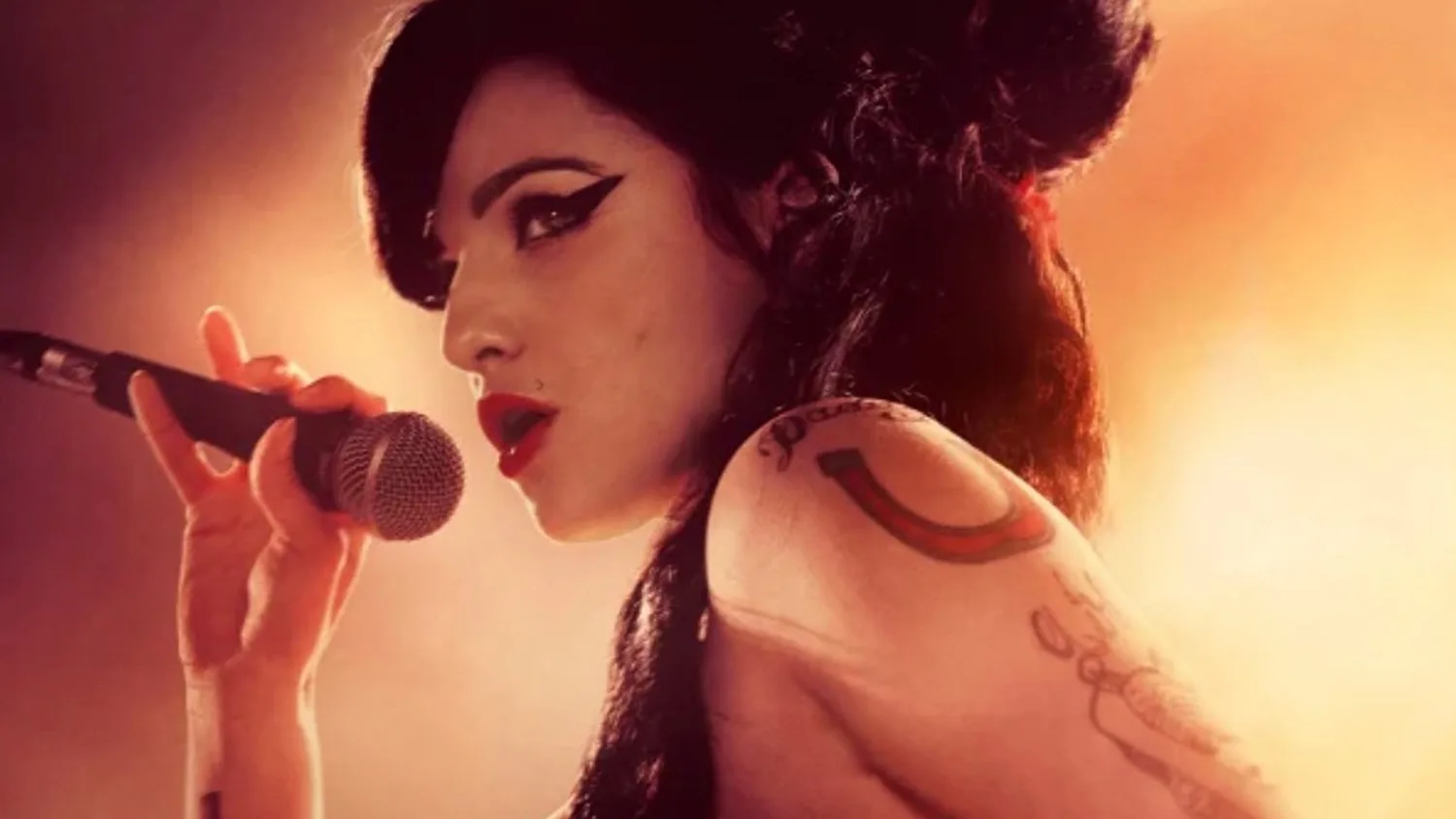 Back to Black | Novo trailer mostra a criação do álbum inovador de Amy Winehouse
