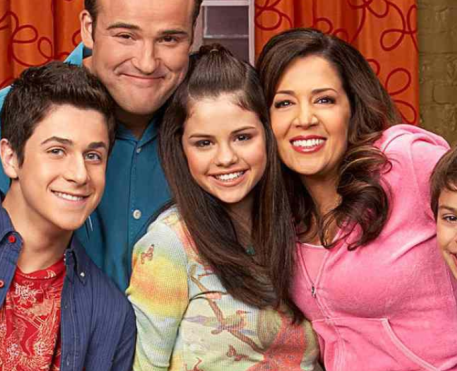 Os Feiticeiros de Waverly Place recebe sinal verde do Disney Channel