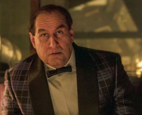 Pinguim, série derivada de Batman, ganha primeiro trailer