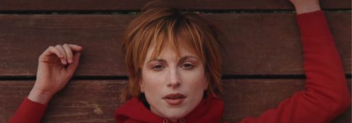 Paramore lança de surpresa o clipe de "Thick Skull"
