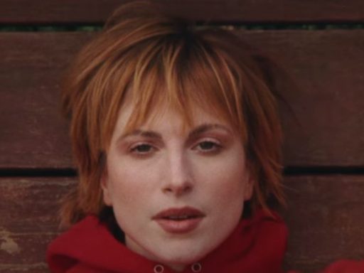 Paramore lança de surpresa o clipe de "Thick Skull"