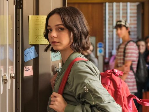 A Good Girl’s Guide To Murder com atriz de Wandinha