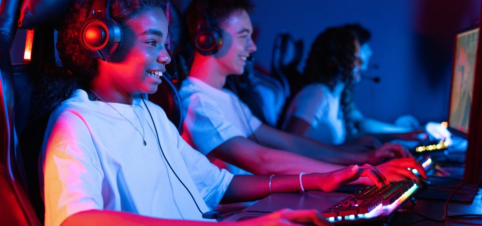 Os Jogos de Hoje: O Impacto de eSports nos Filmes e na Cultura Pop com CS2