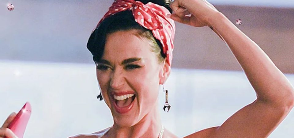 Katy Perry divulga clipe sensual de "Woman's World"