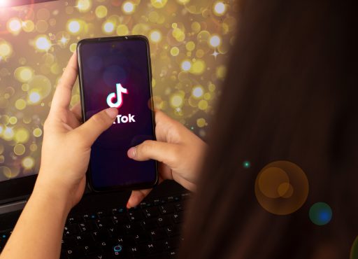 5 Melhores Sites para Comprar Seguidores no TikTok (Barato e Instantâneo)